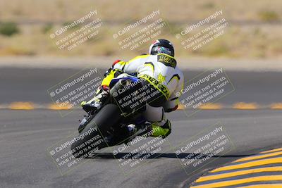 media/Oct-08-2022-SoCal Trackdays (Sat) [[1fc3beec89]]/Turn 11 Backside (1145am)/